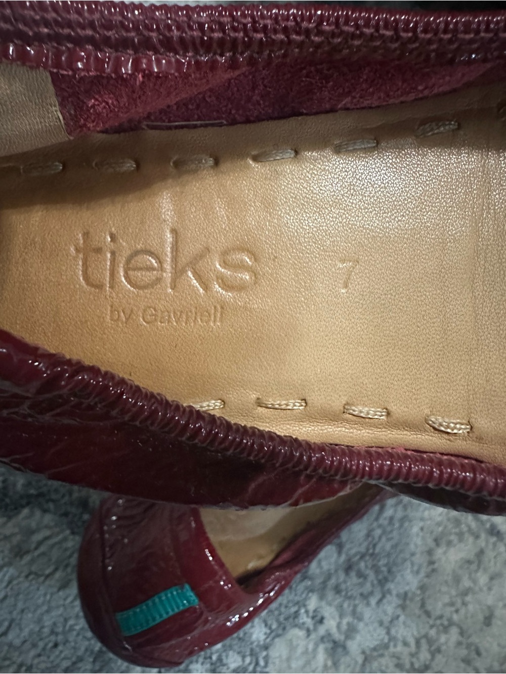 Tieks Women's Burgundy Patent Leather Ballet Flats with Teal Tab size 7 - Picture 7 of 7